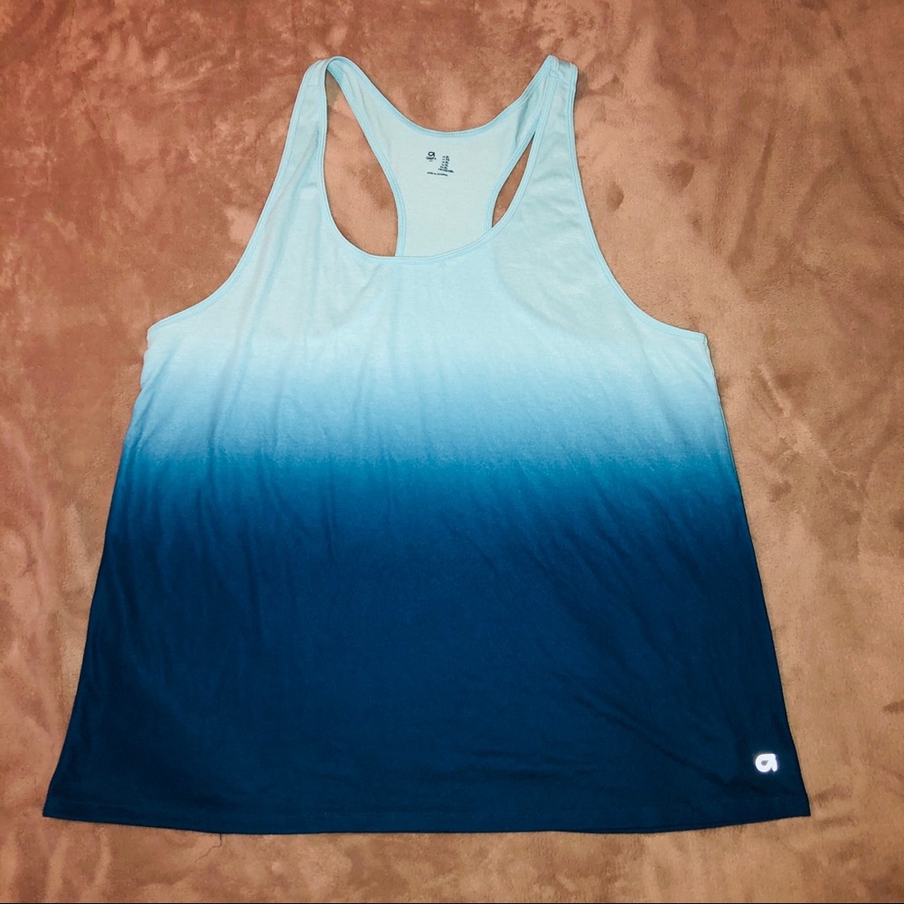 GAP Fit Ombré Racerback Tank Top - Picture 3 of 6
